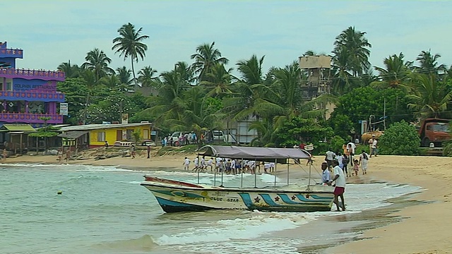 斯里兰卡南部加勒省希卡杜瓦海滩视频下载