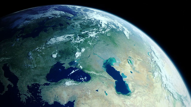 旋转地球显示欧洲从太空与移动的云视频素材