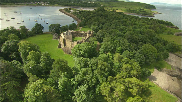 苏格兰，马尔岛，dunstaffage城堡，苏格兰，北大西洋鸟瞰图视频下载