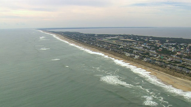 WS鸟瞰图的海滩房子在埃文/北卡罗来纳州，美国视频素材