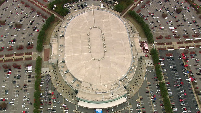 美国北卡罗来纳州卡特芬利体育场WS空中ZI视图-比赛期间视频素材
