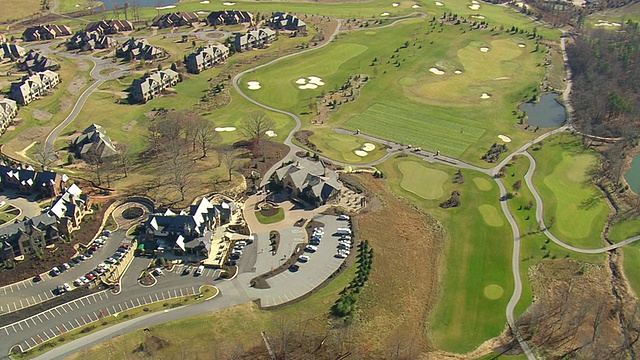 高尔夫球场的WS鸟瞰图/北卡罗来纳州，美国视频素材