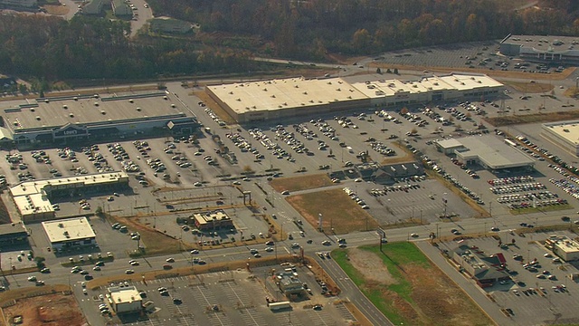 安德森鸟瞰图和购物中心与停车场/南卡罗来纳州，美国视频素材