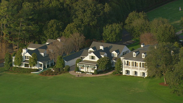 美国乔治亚州奥古斯塔国家高尔夫球场的MS鸟瞰图视频下载