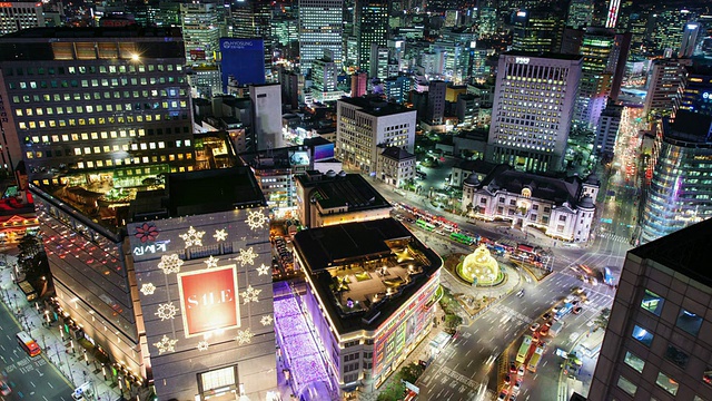 WS T/L拍摄于韩国首尔新天地百货及南大门市场区域夜景视频素材