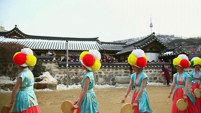 MS韩国传统音乐表演团体在韩国首尔南山民俗村音频表演的照片视频素材