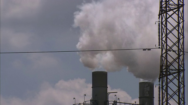 炼油厂排放温室气体视频素材