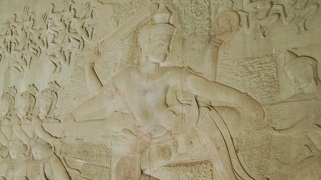 柬埔寨暹粒省，暹粒，吴哥窟寺庙的户外墙壁，上面雕刻着搅动的牛奶海视频下载