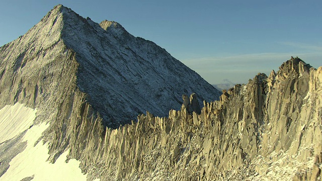 WS鸟瞰图与雪山在pitkin县/科罗拉多州，美国视频素材