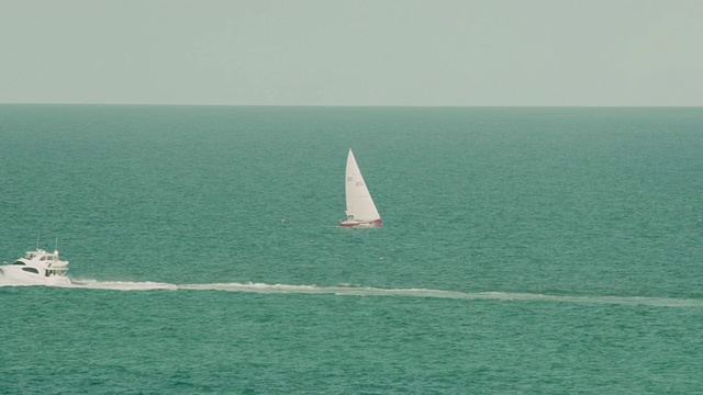 南海滩与帆船/迈阿密，佛罗里达，美国视频素材