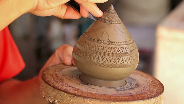 雕刻的陶器视频下载