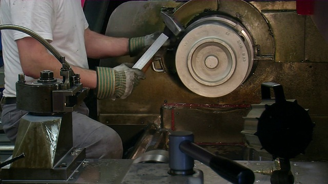 MS拍摄于铸造厂，车削厂/杜伊斯堡，北莱茵威斯特伐利亚，德国视频素材