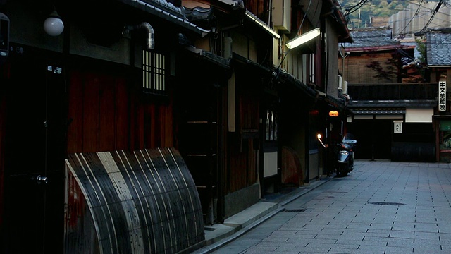 machiya是在日本京都的Gionmachi发现的传统木制联排别墅视频下载