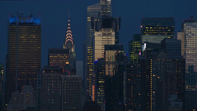曼哈顿中城的天际线以克莱斯勒大厦为特色。视频下载