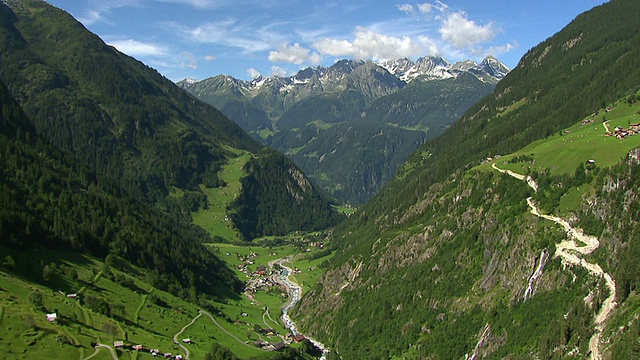 马德拉内尔谷的WS鸟瞰图与布里斯滕/马德拉内尔谷，瑞士乌里视频素材