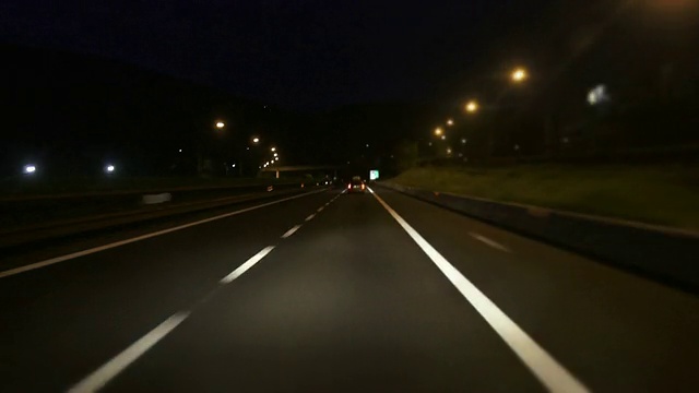 夜间高速公路驾驶(延时)视频素材