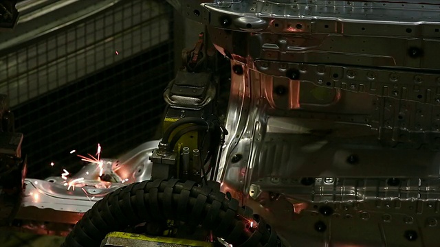 车身焊接机器人视频素材