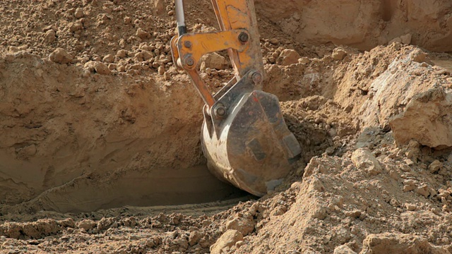 挖掘机在挖掘，印度德里视频下载