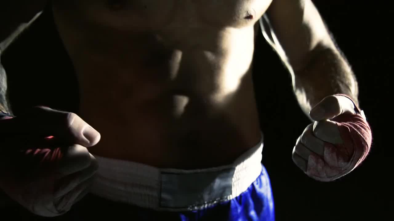 HD超级慢的MO:拳击手拳视频素材