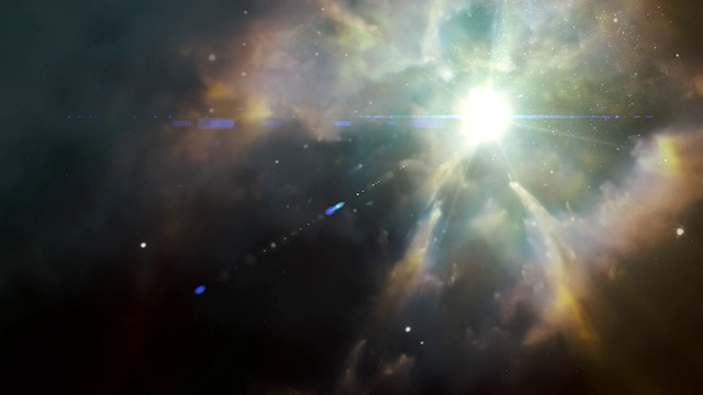加拿大魁北克省蒙特利尔，一颗明亮的恒星在云雾星系的中心发出巨大的光晕和美丽的透镜光晕视频素材