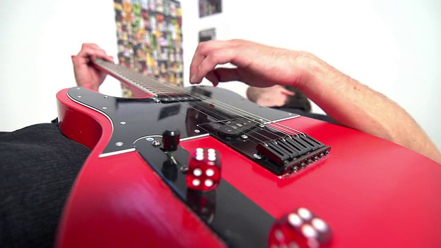 玩电吉他视频素材