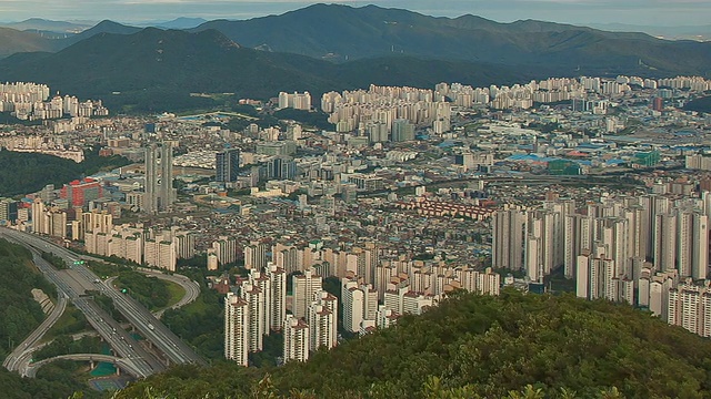韩国京畿道安阳的夜景和环城公路视频下载