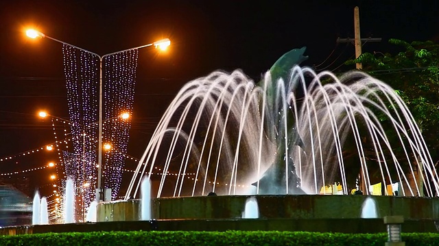 城市中的喷泉视频素材