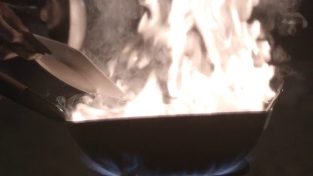 厨师火焰烹饪视频素材
