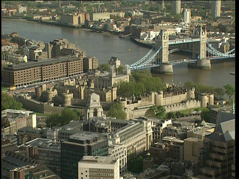 以伦敦桥为背景的伦敦塔视频下载