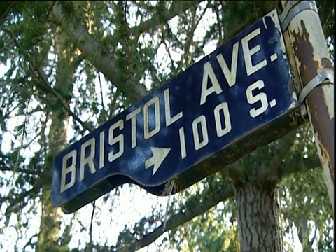 老式的布里斯托大街路标手持相机好莱坞视频下载