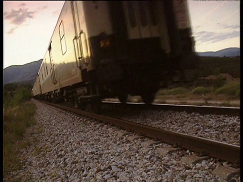 Al Andalus特快列车向过去和远离相机视频下载