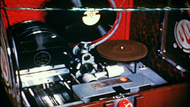 1950年点唱机在播放器/工业上创下纪录视频素材