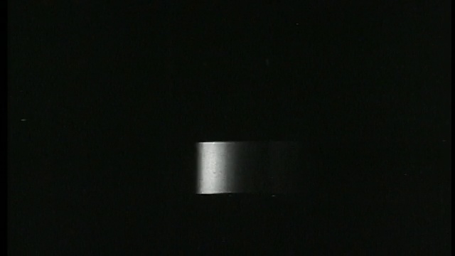 B/W 1938年近距离移动光束控制在录音室视频素材