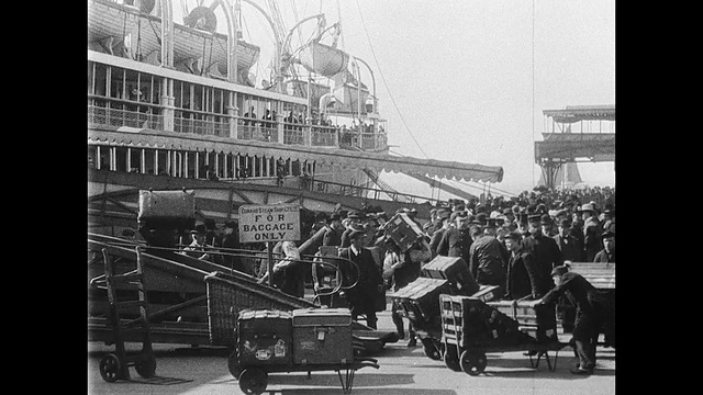 丘纳德邮船卢卡尼亚号1901年开往美国视频素材