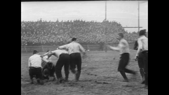 1901年，亨斯莱特在橄榄球场上迎战利兹视频下载