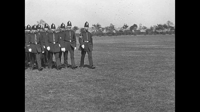 1901年在伯奇菲尔德公园进行的警方年检视频下载