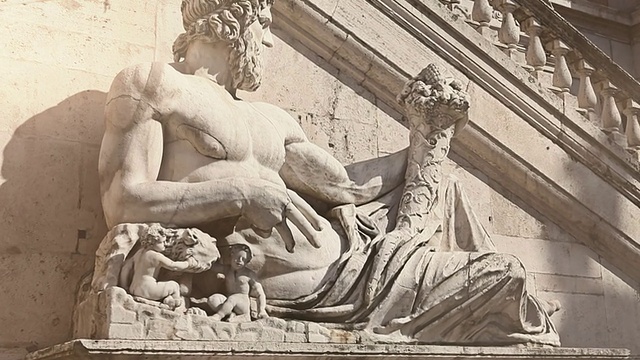 罗马Senatorio宫的台伯河神像视频素材
