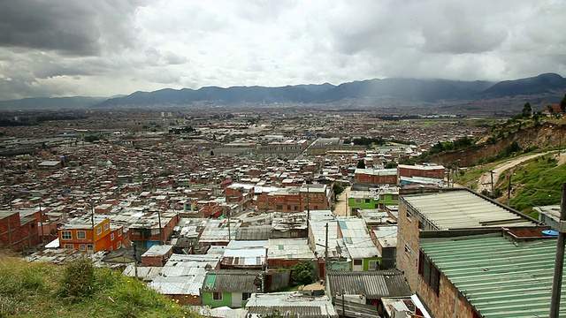 哥伦比亚波哥大的山地城市玻利瓦尔贫民窟视频下载