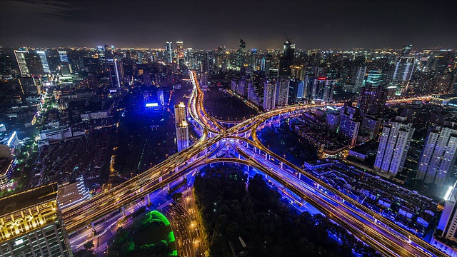 T/L WS HA夜间上海市中心鸟瞰图/上海，中国视频素材