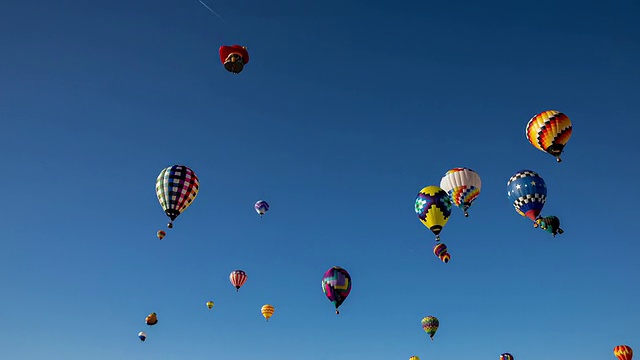 阿尔伯克基热气球节上的热气球起飞视频购买