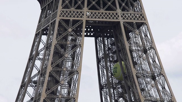 埃菲尔铁塔在巴黎视频素材