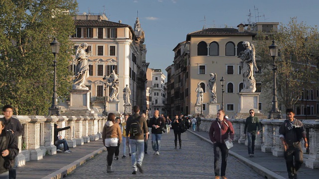 意大利罗马的圣安杰洛桥。视频素材