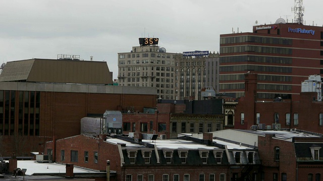 老港口，市中心，红砖房，雪，屋顶视图，波特兰，美国视频下载