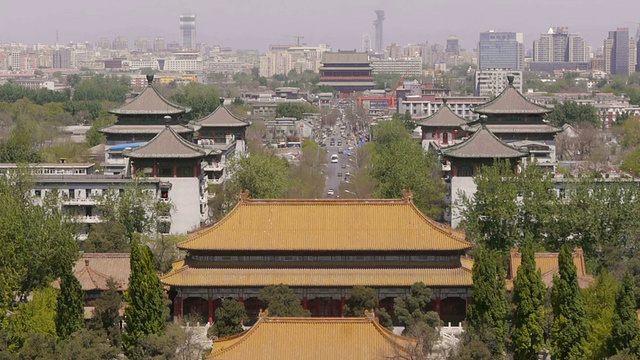 景山公园，北入口，树木，高楼大厦，中国北京视频下载
