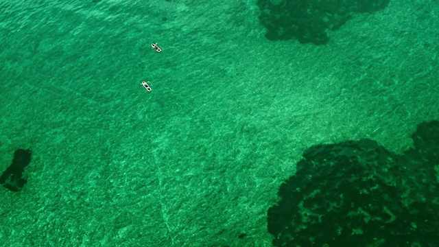 浅水区空中皮划艇视频素材