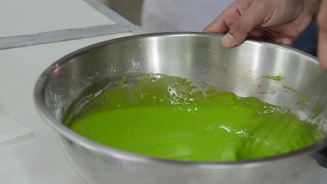 绿色搅拌奶油视频素材