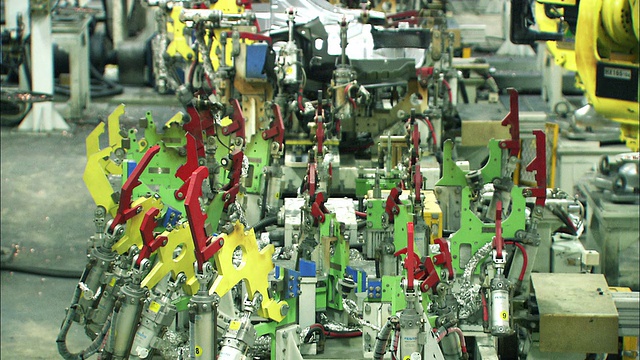 机器人组装车身视频素材