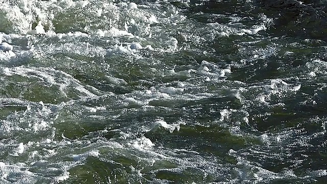 MS SLO MO在法国东部萨勒河的拦河坝上拍摄视频下载