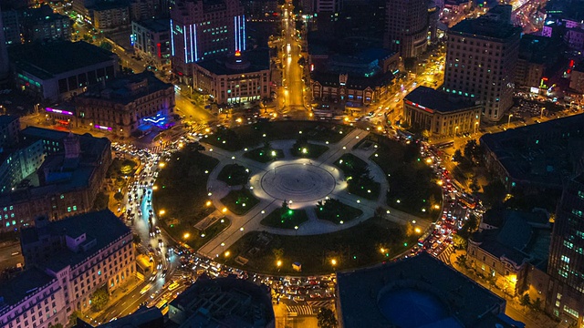 夜晚中国大连中山广场的时光流逝视频下载