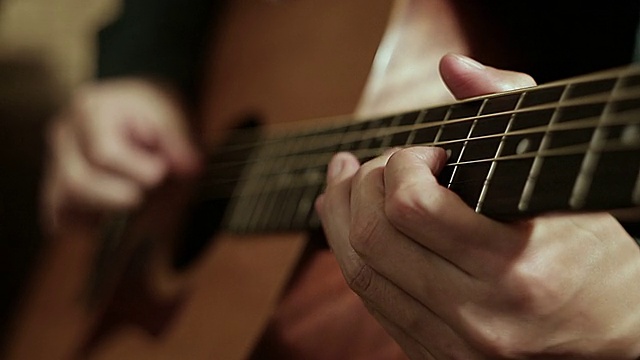 弹吉他视频素材